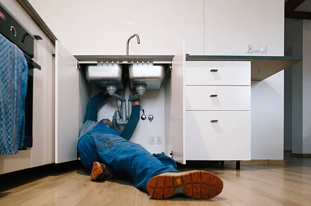 Professional Plumbing technician working in Fentress, TX